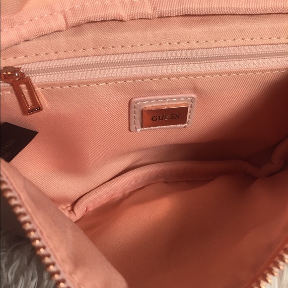 GUESS Factory Fanny Pack in pink - Picture 6 of 7